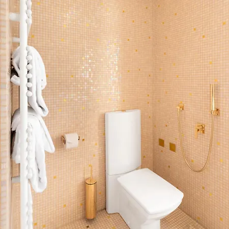 Queen Apartment